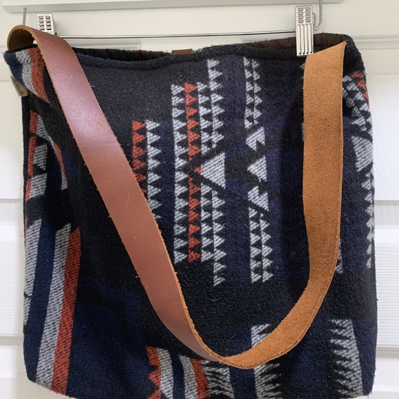 Little Orange Scooter Purse Bag Aztec-Like Pattern With Leather Feel Straps - Picture 2 of 8